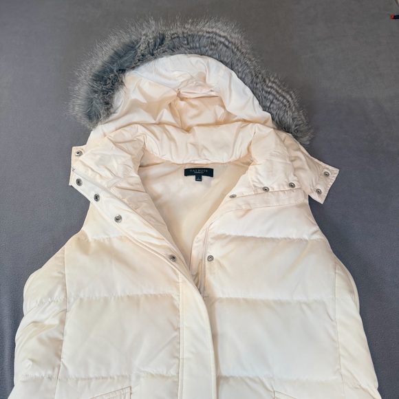 Talbots Women's Puffer Full Zip Snap Front Vest Detachable Faux Fur Hood-Large - Picture 2 of 9